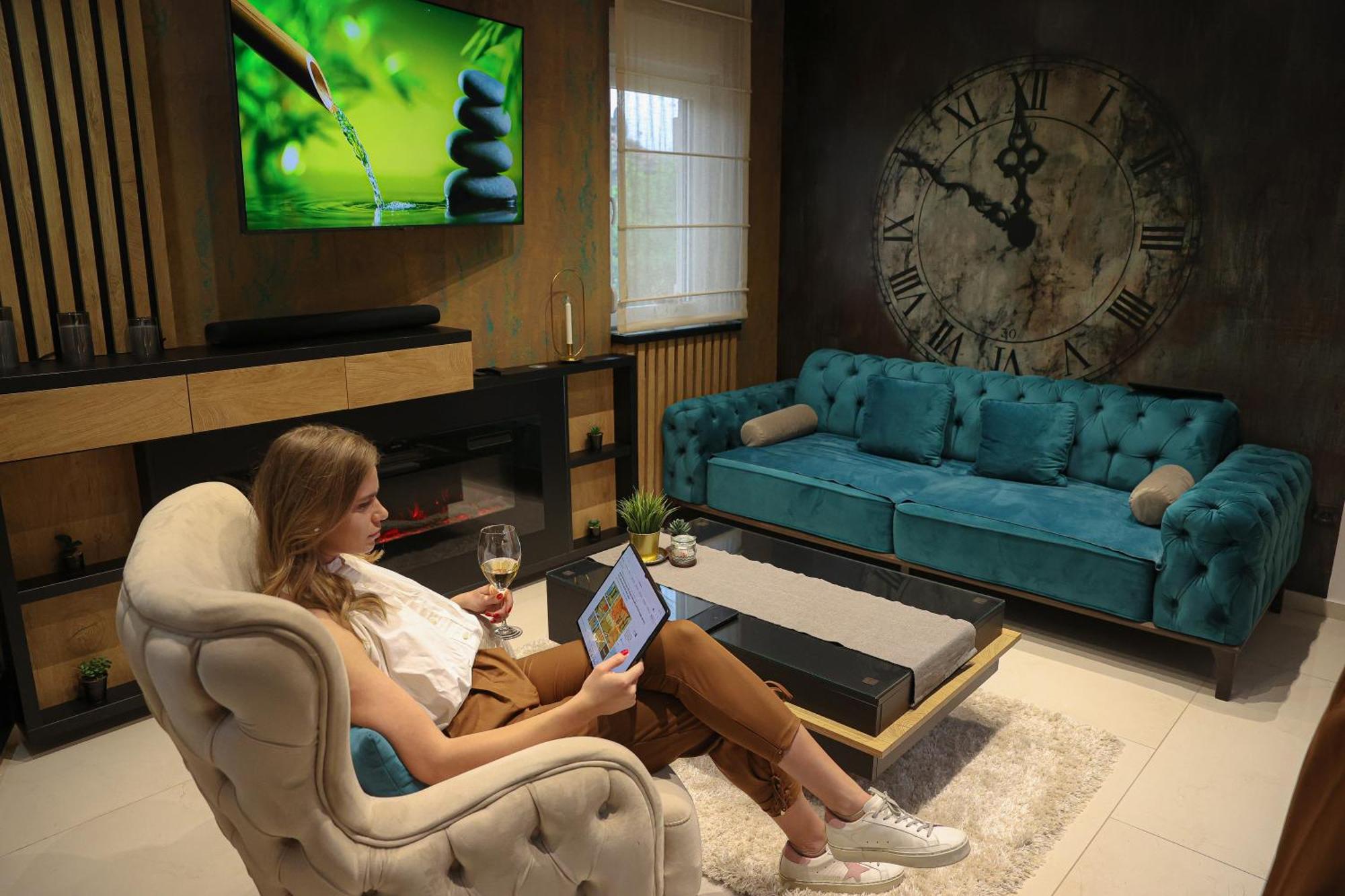 Design Apartment Platinium Spa Lux 5 Star "Havana" Completely Private Wellness & Spa Free Included Sauna & Jacuzzi & Salt Wall & Fire Place & 3D Ceilings & Business Wifi & Netflix & Keyless Code Entry & Full Smart App & Secure 2 Parking Place Cuprija Ngoại thất bức ảnh